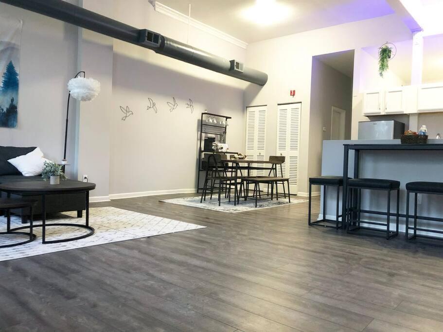 דירות Downtown Cleveland -Modern First Floor Unit מראה חיצוני תמונה