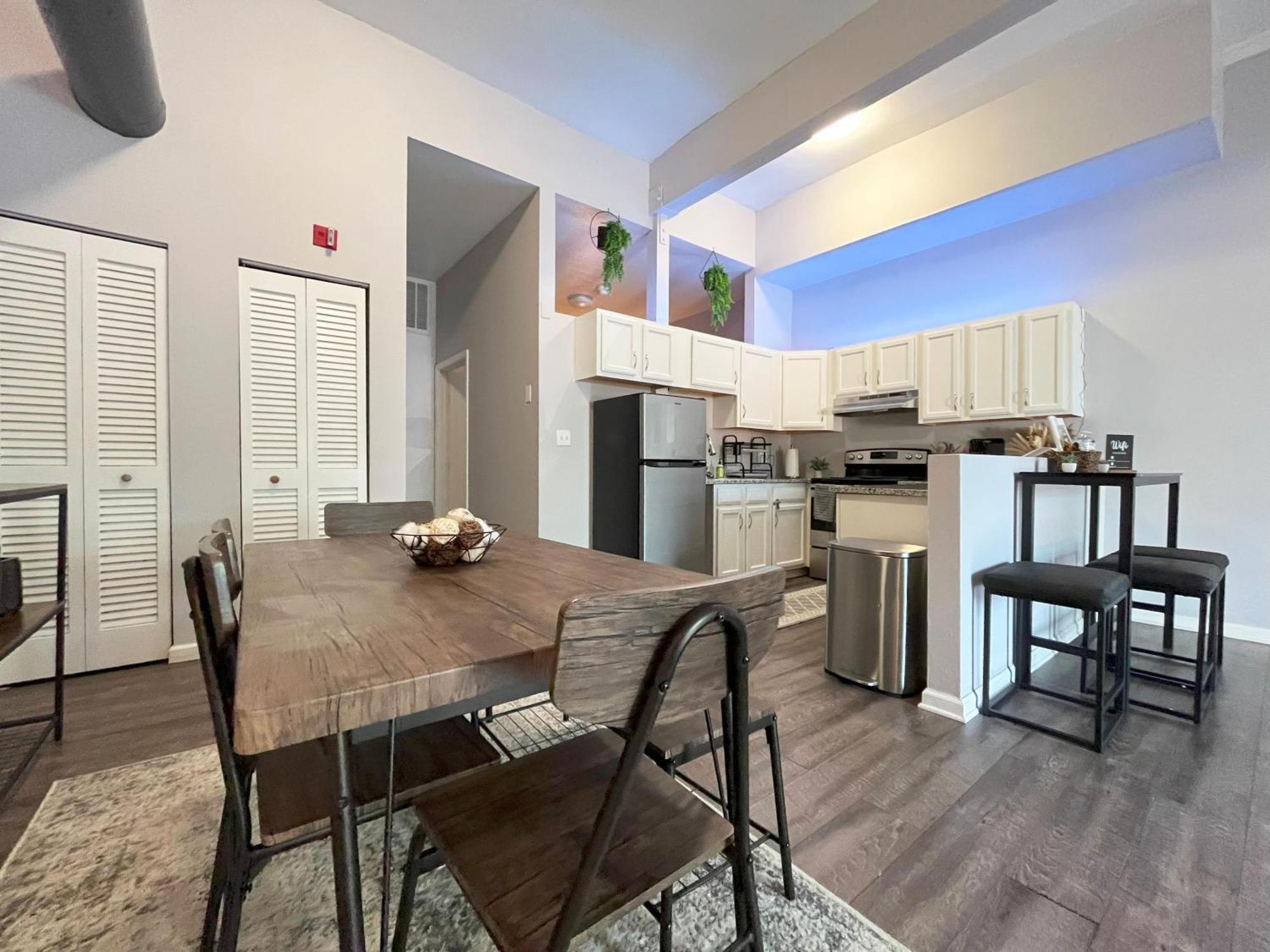 דירות Downtown Cleveland -Modern First Floor Unit מראה חיצוני תמונה