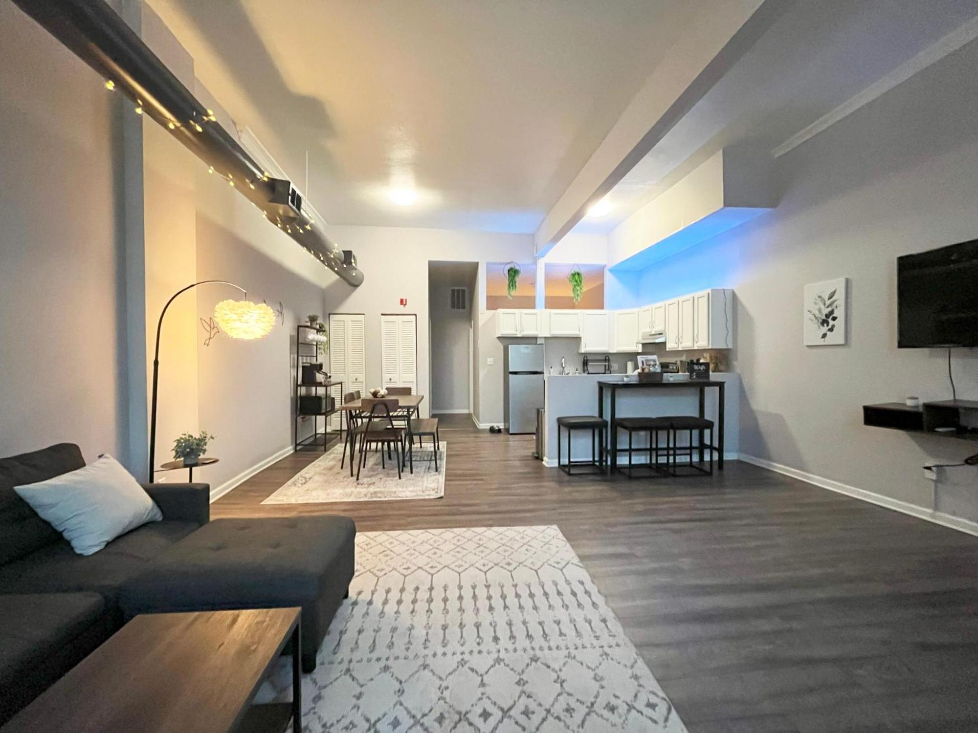 דירות Downtown Cleveland -Modern First Floor Unit מראה חיצוני תמונה
